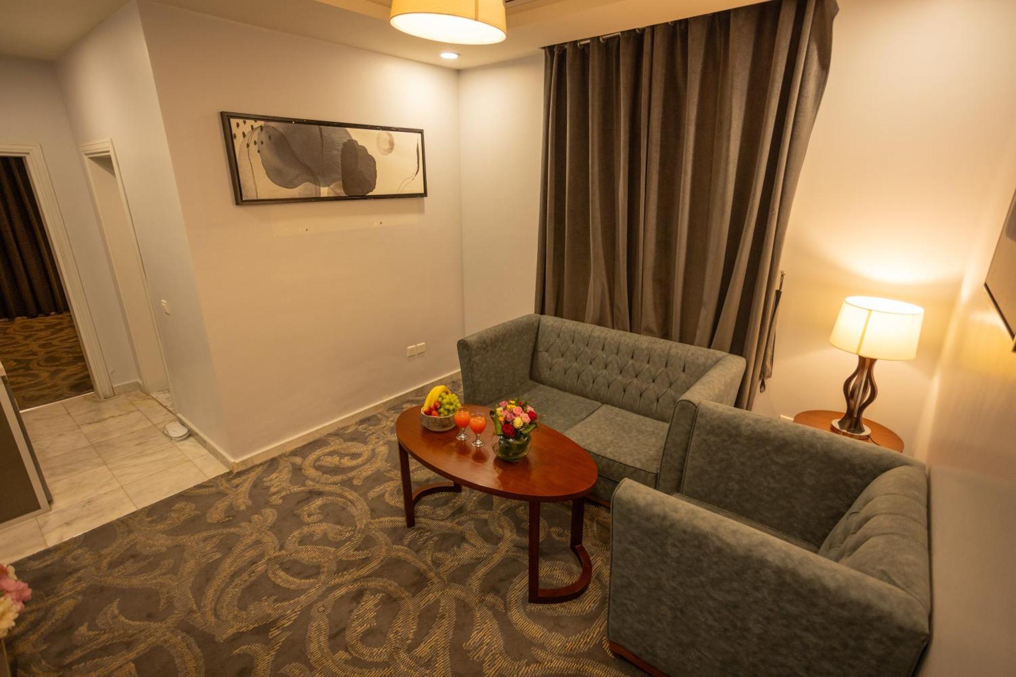 Laten Suites Andalus Mall Jidda Exteriör bild